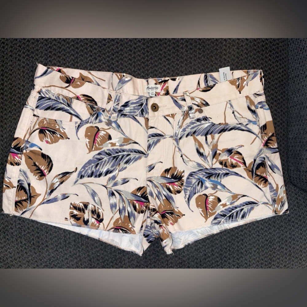 Madewell shorts cream color with plant pattern